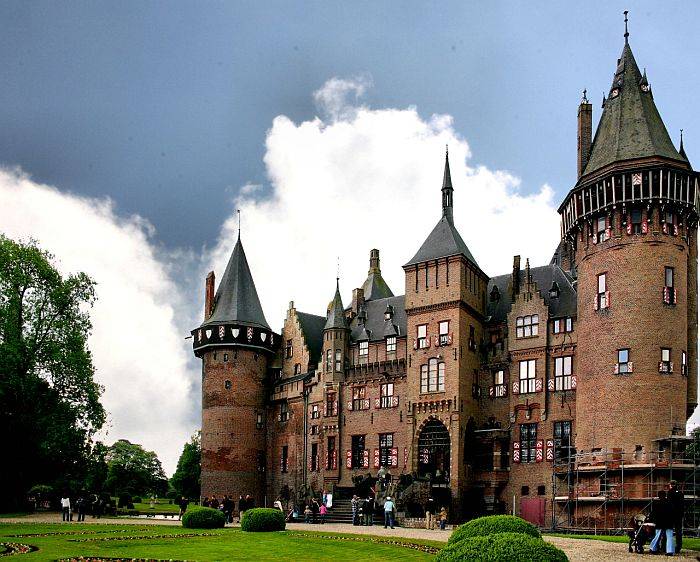 30 Of The Most Beautiful Castles in Europe